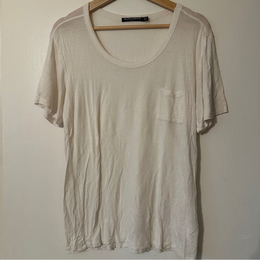 Brandy Melville T-shirt with pocket one size